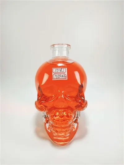 Steklenica za alkoholne pijače Skull